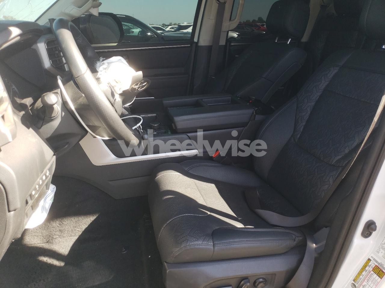 Photo 7 of 2022 TOYOTA TUNDRA DOUBLE CAB LIMITED (VIN 5TFJA5DA8NX043260)