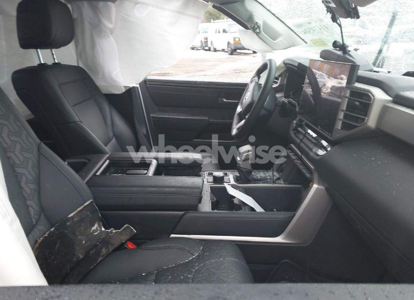 Photo 5 of 2024 Toyota Tundra LIMITED (VIN 5TFJA5DB5RX212519)