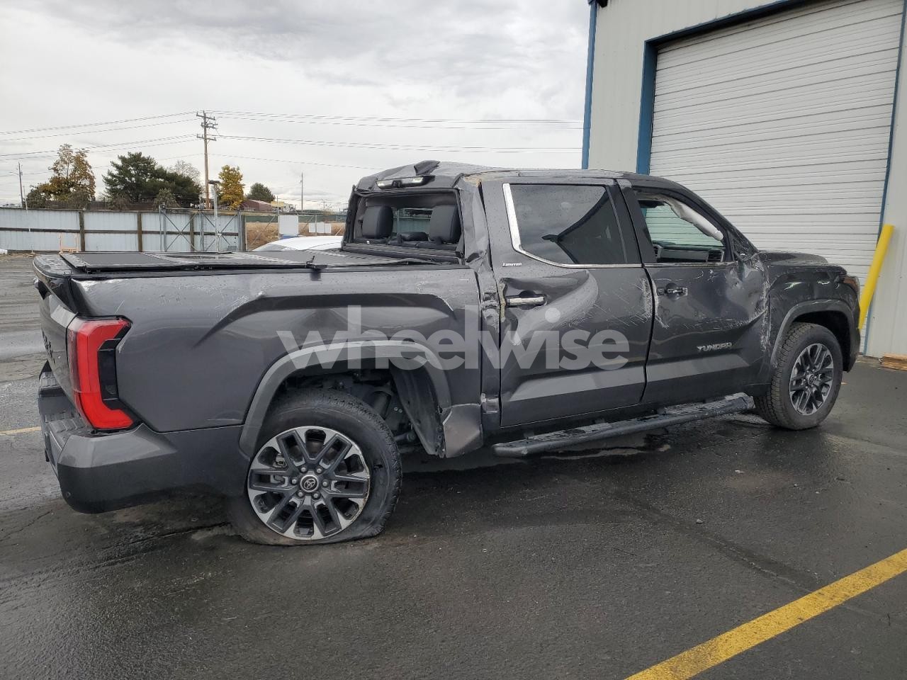 Photo 3 of 2022 TOYOTA TUNDRA CREWMAX LIMITED (VIN 5TFJA5DB9NX015198)