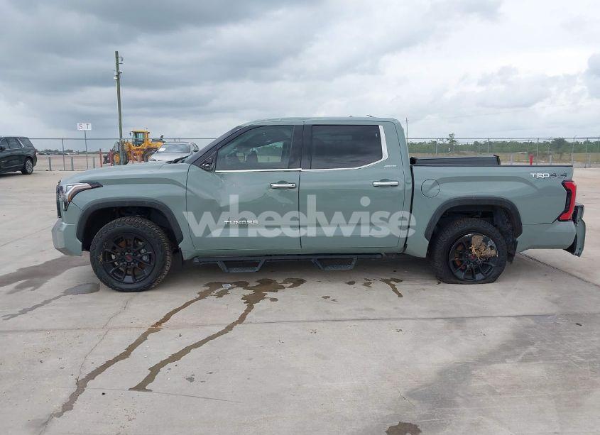 Photo 14 of 2022 Toyota Tundra LIMITED (VIN 5TFJA5DBXNX025819)