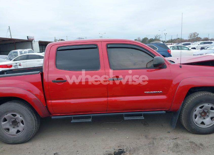 Photo 13 of 2015 Toyota Tacoma PRERUNNER V6 (VIN 5TFJU4GN0FX077646)