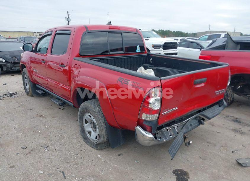 Photo 3 of 2015 Toyota Tacoma PRERUNNER V6 (VIN 5TFJU4GN0FX077646)