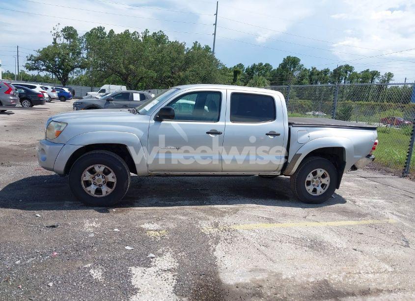 Photo 14 of 2011 Toyota Tacoma PRERUNNER V6 (VIN 5TFJU4GN1BX006515)