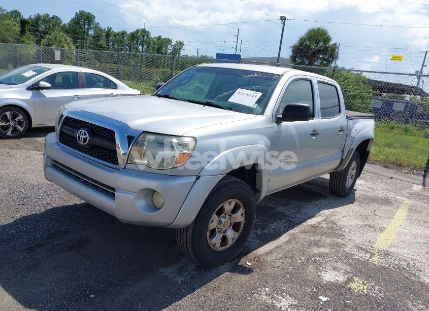 Photo 2 of 2011 Toyota Tacoma PRERUNNER V6 (VIN 5TFJU4GN1BX006515)