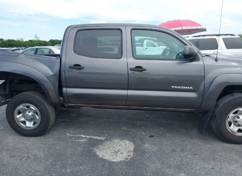 Photo 13 of 2013 Toyota Tacoma PRERUNNER V6 (VIN 5TFJU4GN1DX030235)