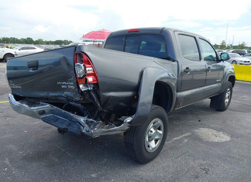 Photo 18 of 2013 Toyota Tacoma PRERUNNER V6 (VIN 5TFJU4GN1DX030235)