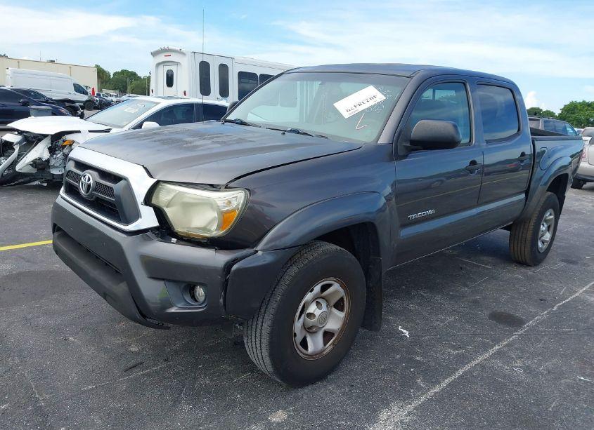 Photo 21 of 2013 Toyota Tacoma PRERUNNER V6 (VIN 5TFJU4GN1DX030235)