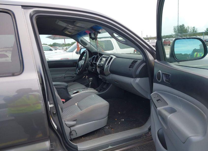 Photo 5 of 2013 Toyota Tacoma PRERUNNER V6 (VIN 5TFJU4GN1DX030235)