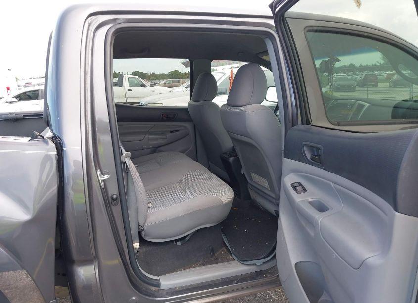 Photo 8 of 2013 Toyota Tacoma PRERUNNER V6 (VIN 5TFJU4GN1DX030235)