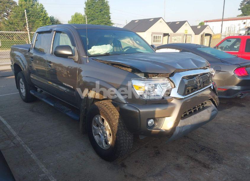 2015 Toyota Tacoma PRERUNNER V6 (VIN 5TFJU4GN1FX065621) main photo