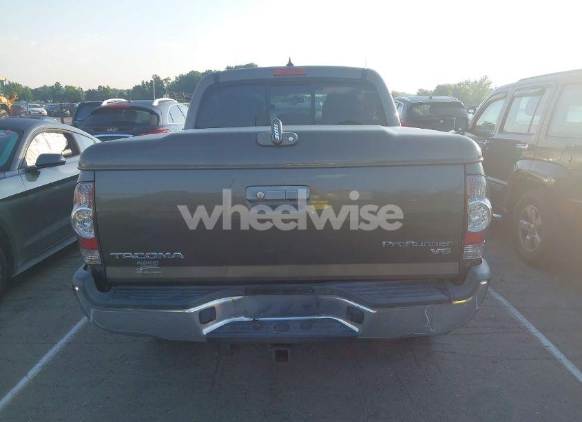 Photo 16 of 2015 Toyota Tacoma PRERUNNER V6 (VIN 5TFJU4GN1FX065621)