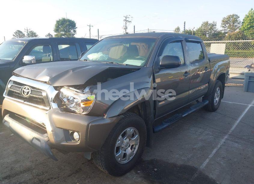 Photo 2 of 2015 Toyota Tacoma PRERUNNER V6 (VIN 5TFJU4GN1FX065621)