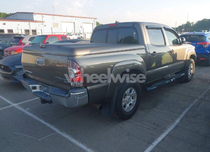 Photo 4 of 2015 Toyota Tacoma PRERUNNER V6 (VIN 5TFJU4GN1FX065621)