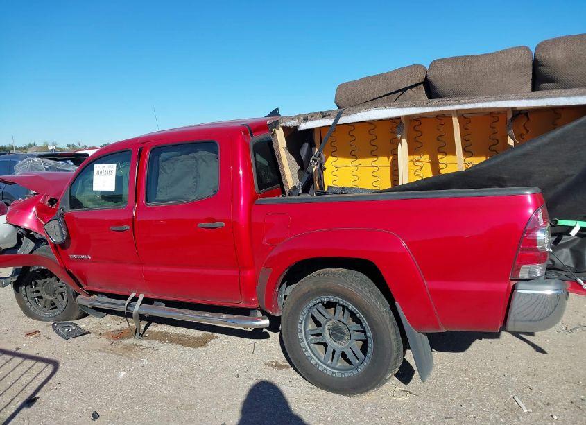 Photo 13 of 2015 Toyota Tacoma PRERUNNER V6 (VIN 5TFJU4GN1FX065859)