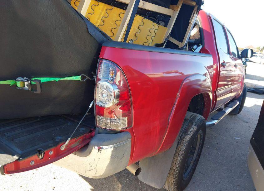 Photo 4 of 2015 Toyota Tacoma PRERUNNER V6 (VIN 5TFJU4GN1FX065859)