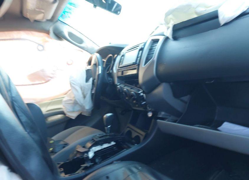 Photo 5 of 2015 Toyota Tacoma PRERUNNER V6 (VIN 5TFJU4GN1FX065859)