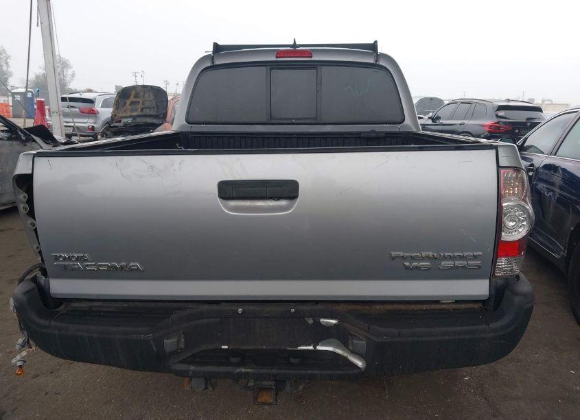 Photo 17 of 2015 Toyota Tacoma PRERUNNER V6 (VIN 5TFJU4GN2FX086509)