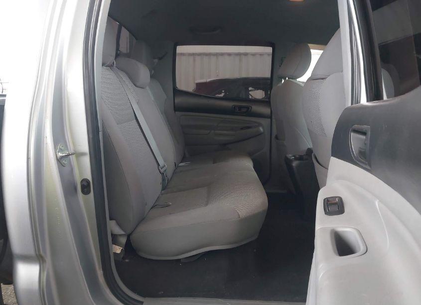 Photo 8 of 2015 Toyota Tacoma PRERUNNER V6 (VIN 5TFJU4GN2FX086509)