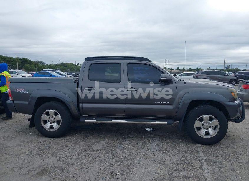 Photo 13 of 2013 Toyota Tacoma DOUBLE CAB PRERUNNER (VIN 5TFJU4GN3DX033735)