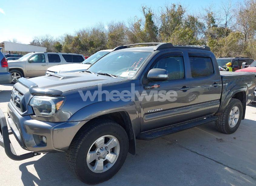 Photo 14 of 2014 Toyota Tacoma PRERUNNER V6 (VIN 5TFJU4GN3EX057731)