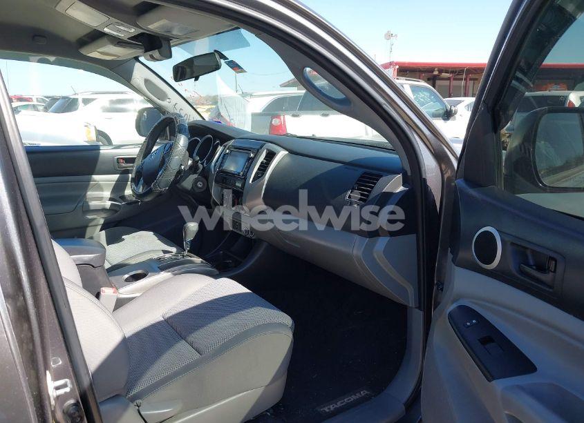 Photo 5 of 2014 Toyota Tacoma PRERUNNER V6 (VIN 5TFJU4GN3EX057731)