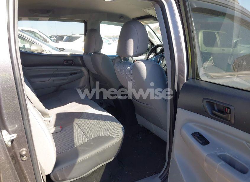 Photo 8 of 2014 Toyota Tacoma PRERUNNER V6 (VIN 5TFJU4GN3EX057731)