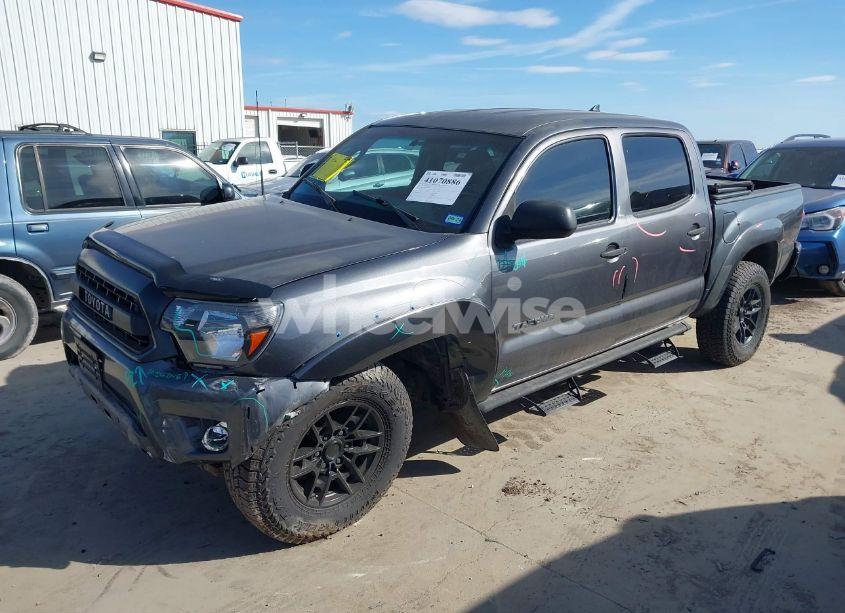 Photo 2 of 2015 Toyota Tacoma PRERUNNER V6 (VIN 5TFJU4GN3FX065460)