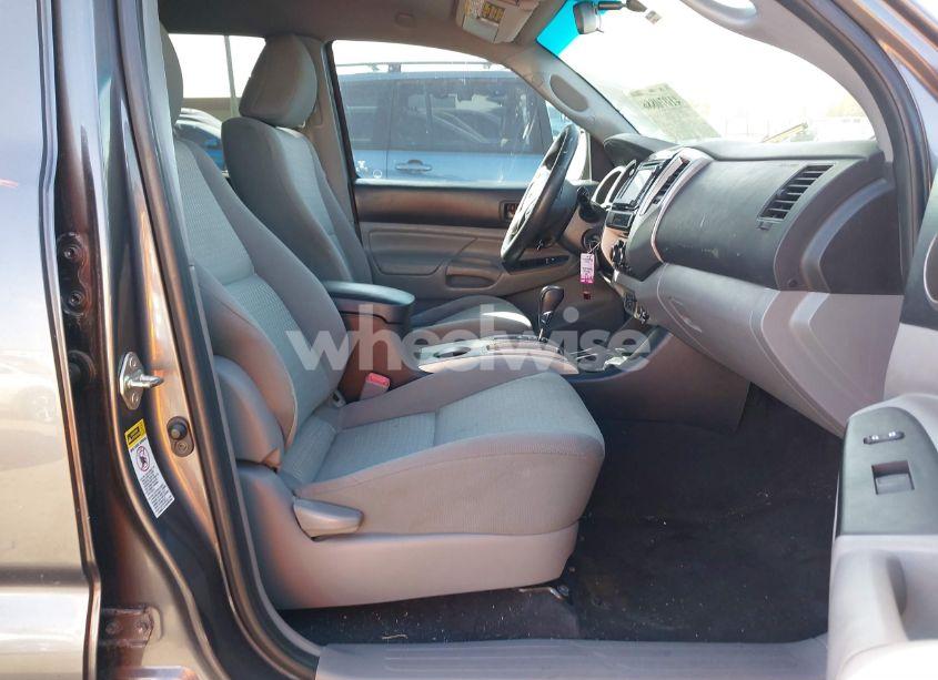 Photo 5 of 2015 Toyota Tacoma PRERUNNER V6 (VIN 5TFJU4GN3FX065460)