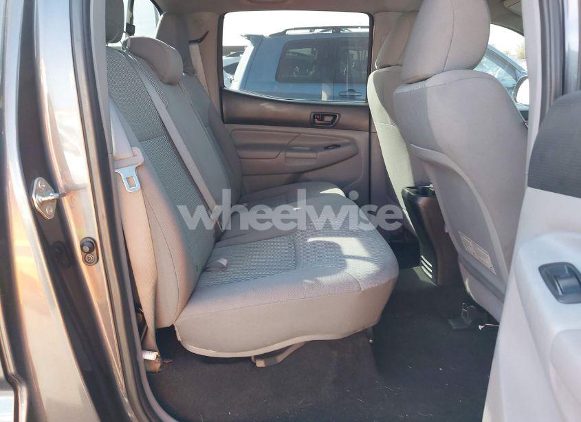 Photo 8 of 2015 Toyota Tacoma PRERUNNER V6 (VIN 5TFJU4GN3FX065460)