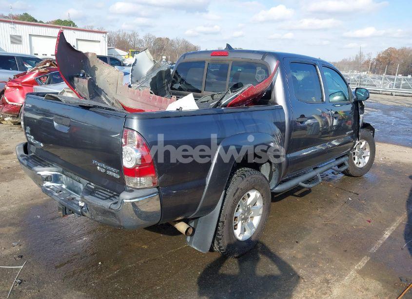 Photo 4 of 2015 Toyota Tacoma PRERUNNER V6 (VIN 5TFJU4GN3FX066348)