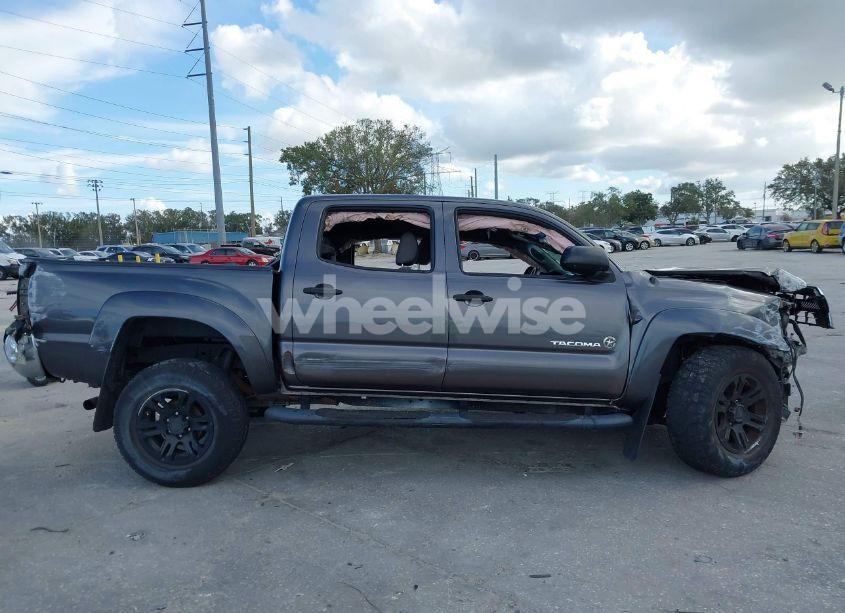 Photo 13 of 2015 Toyota Tacoma PRERUNNER V6 (VIN 5TFJU4GN3FX077186)