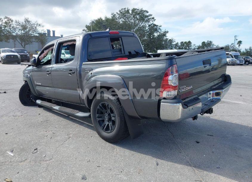 Photo 3 of 2015 Toyota Tacoma PRERUNNER V6 (VIN 5TFJU4GN3FX077186)
