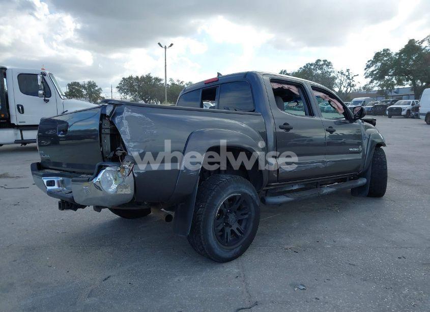 Photo 4 of 2015 Toyota Tacoma PRERUNNER V6 (VIN 5TFJU4GN3FX077186)