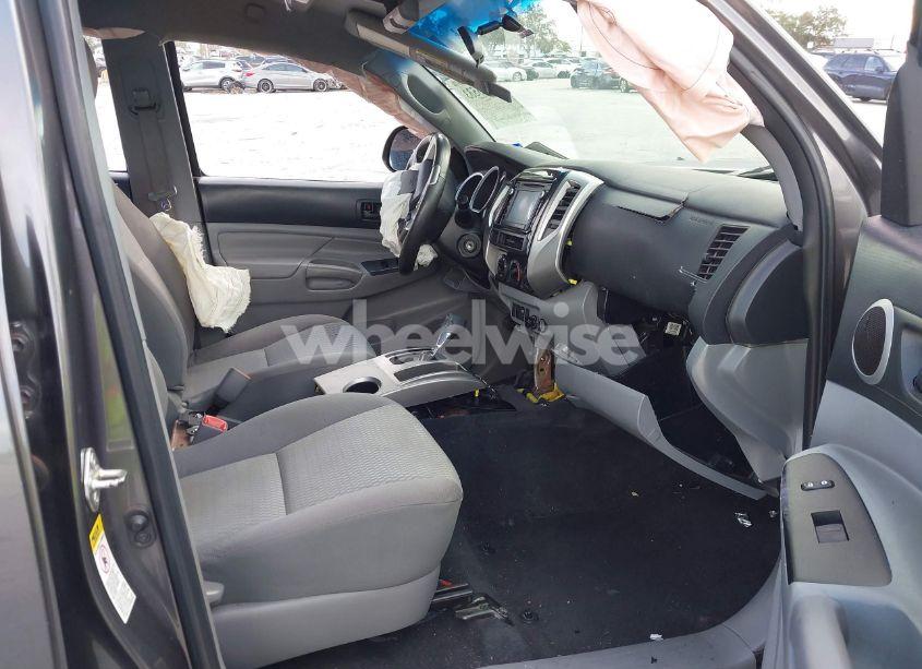 Photo 5 of 2015 Toyota Tacoma PRERUNNER V6 (VIN 5TFJU4GN3FX077186)