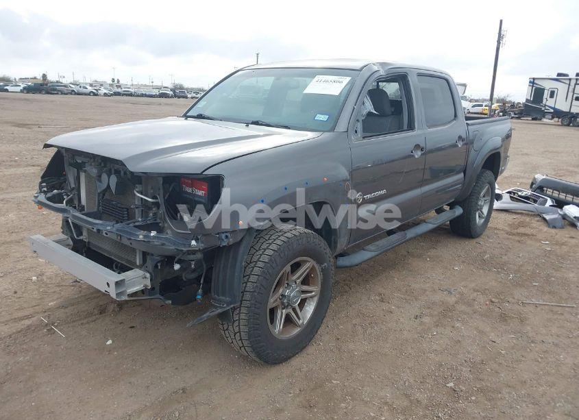 Photo 2 of 2013 Toyota Tacoma DOUBLE CAB PRERUNNER (VIN 5TFJU4GN4DX039706)