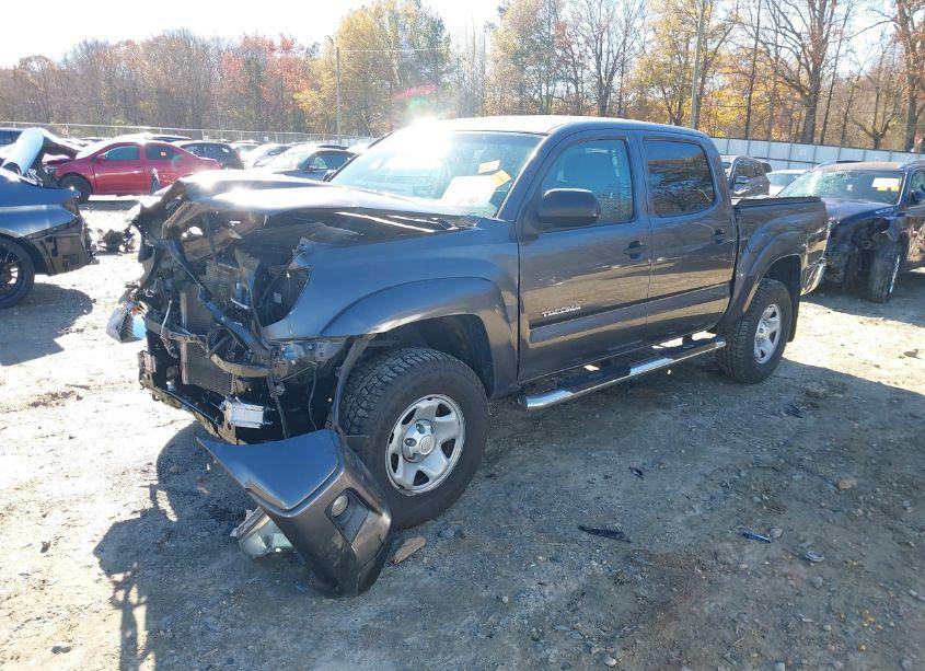 Photo 2 of 2013 Toyota Tacoma DOUBLE CAB PRERUNNER (VIN 5TFJU4GN4DX044985)