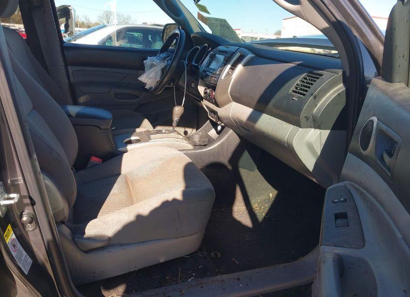 Photo 5 of 2013 Toyota Tacoma DOUBLE CAB PRERUNNER (VIN 5TFJU4GN4DX044985)