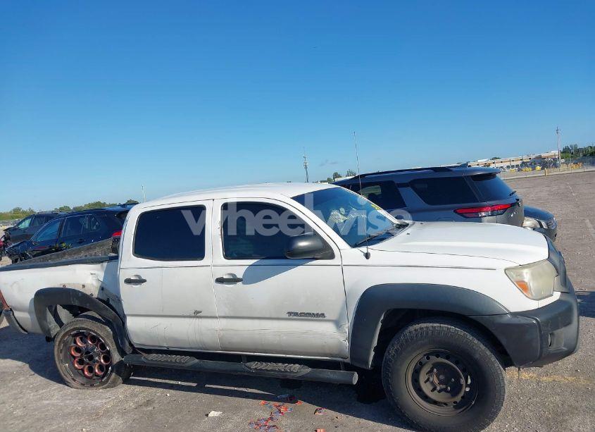 Photo 13 of 2013 Toyota Tacoma PRERUNNER V6 (VIN 5TFJU4GN5DX040038)