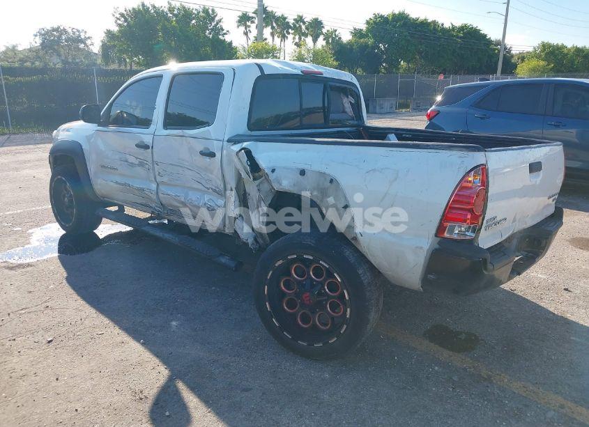 Photo 3 of 2013 Toyota Tacoma PRERUNNER V6 (VIN 5TFJU4GN5DX040038)