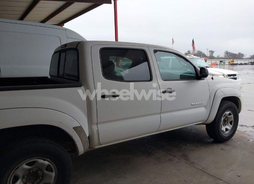 Photo 13 of 2011 Toyota Tacoma DOUBLE CAB PRERUNNER (VIN 5TFJU4GN6BX008552)