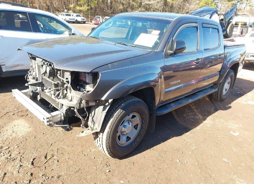 Photo 2 of 2013 Toyota Tacoma DOUBLE CAB PRERUNNER (VIN 5TFJU4GN6DX038640)