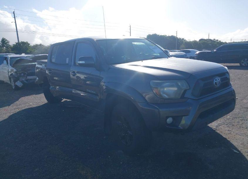 2014 Toyota Tacoma PRERUNNER V6 (VIN 5TFJU4GN7EX053228) main photo