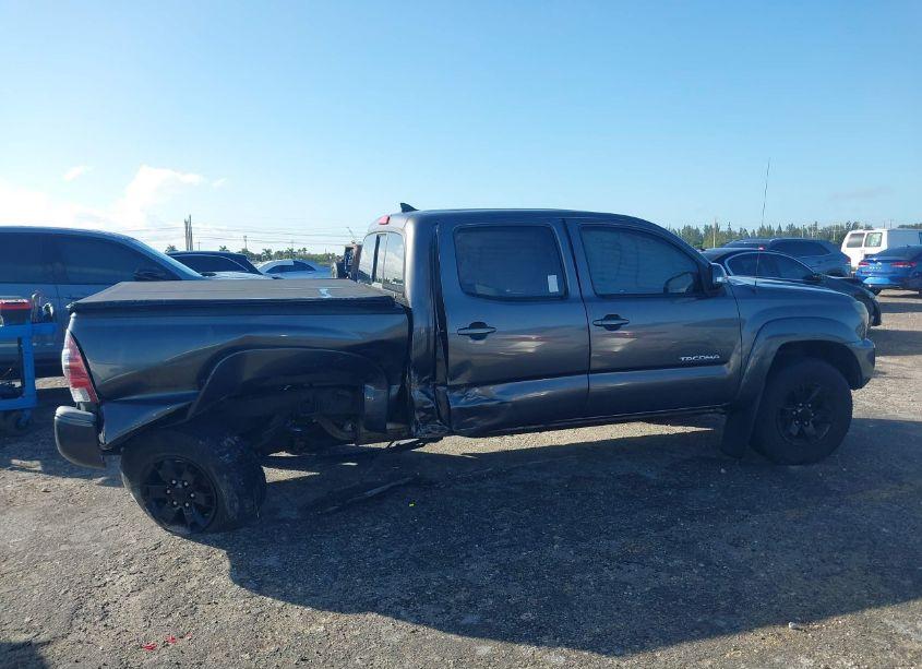 Photo 13 of 2014 Toyota Tacoma PRERUNNER V6 (VIN 5TFJU4GN7EX053228)