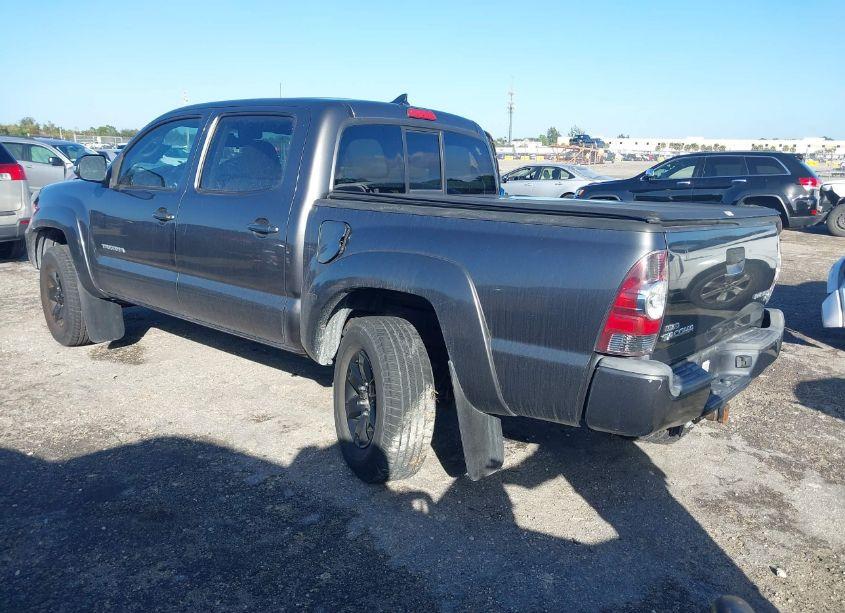 Photo 3 of 2014 Toyota Tacoma PRERUNNER V6 (VIN 5TFJU4GN7EX053228)