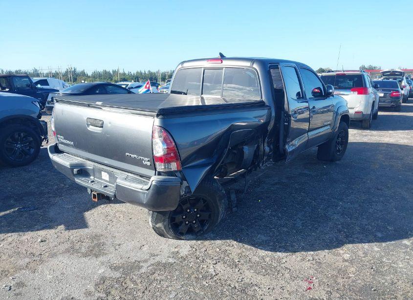 Photo 4 of 2014 Toyota Tacoma PRERUNNER V6 (VIN 5TFJU4GN7EX053228)