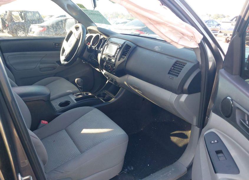 Photo 5 of 2014 Toyota Tacoma PRERUNNER V6 (VIN 5TFJU4GN7EX053228)
