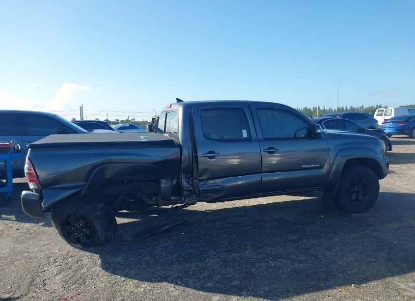 Photo 6 of 2014 Toyota Tacoma PRERUNNER V6 (VIN 5TFJU4GN7EX053228)