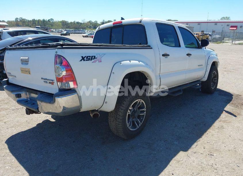 Photo 4 of 2015 Toyota Tacoma PRERUNNER V6 (VIN 5TFJU4GN7FX068622)