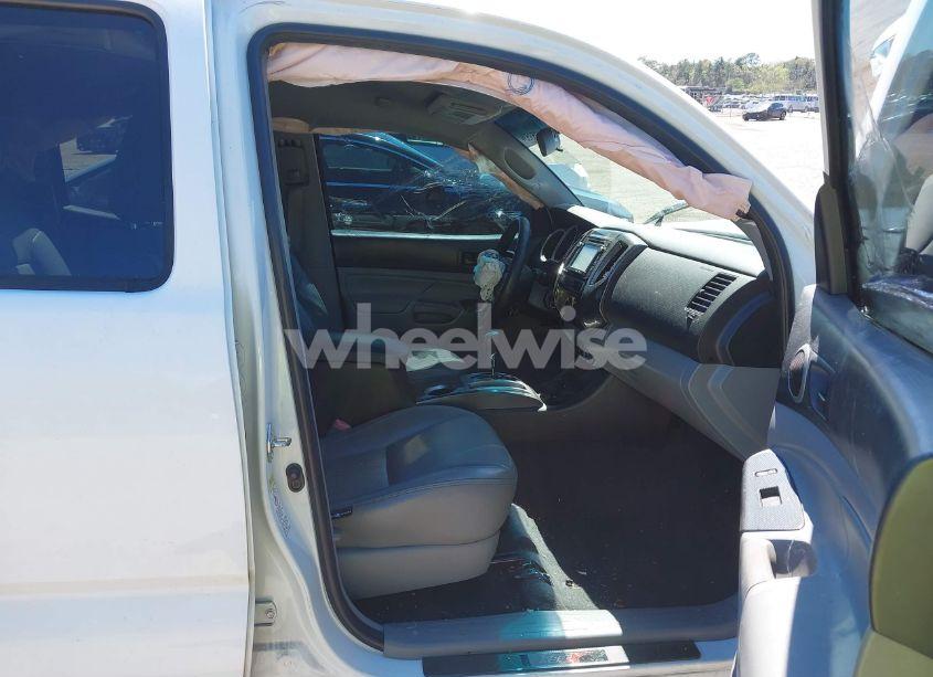 Photo 5 of 2015 Toyota Tacoma PRERUNNER V6 (VIN 5TFJU4GN7FX068622)