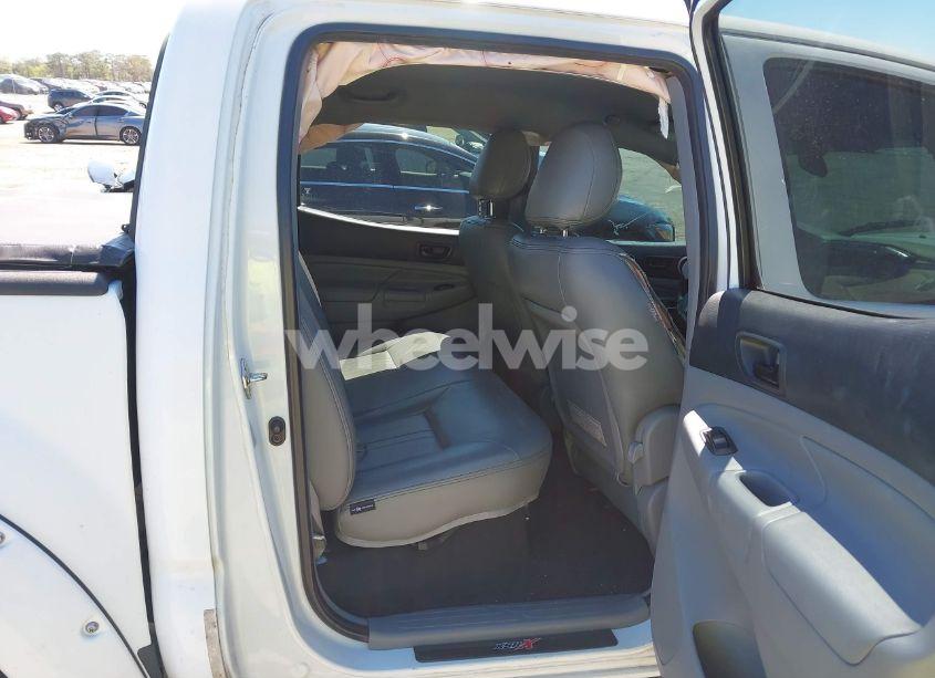 Photo 8 of 2015 Toyota Tacoma PRERUNNER V6 (VIN 5TFJU4GN7FX068622)
